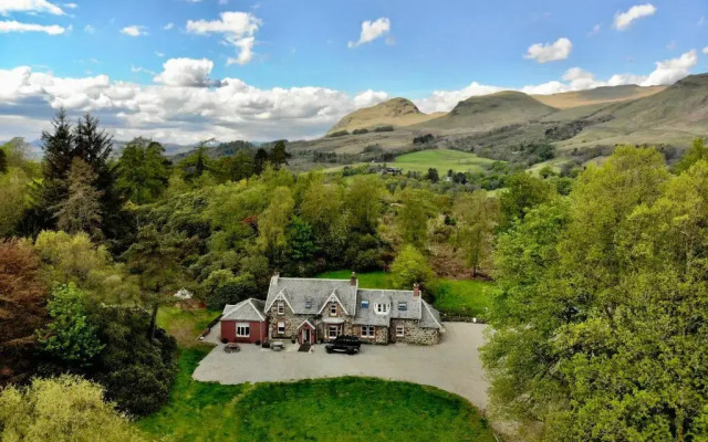 West Highland Way Hotel