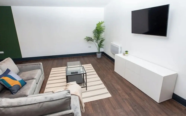 Luxury 2 Bedroom & 2 Bathroom Central Flat