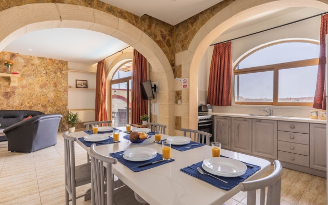 Ta Rozarja Maisonette With Private Pool