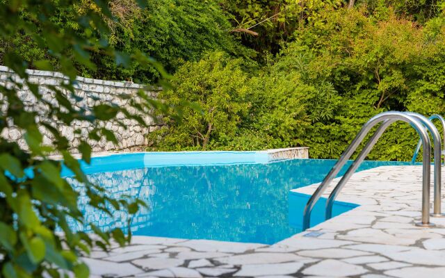 Loadstar Villas
