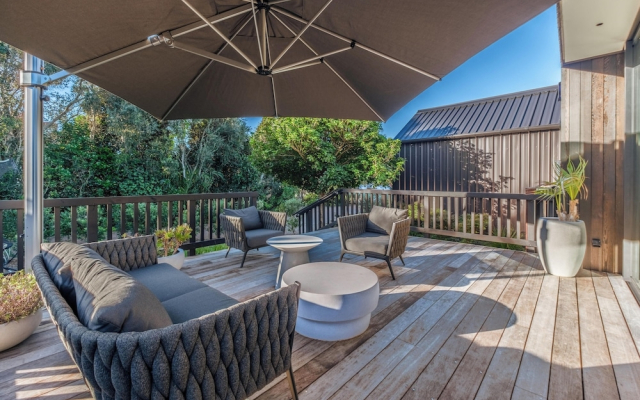Waiata Beach House - Onetangi Beach