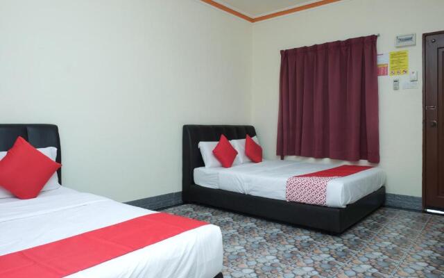 Oyo 89928 Acf Guest House