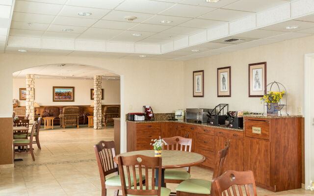 Boothill Inn And Suites