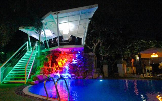 Momento Resort