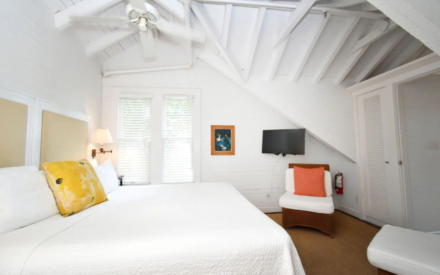 Simonton Court Historic Inn & Cottages