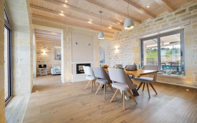 Villa Aurora Luxurius Living