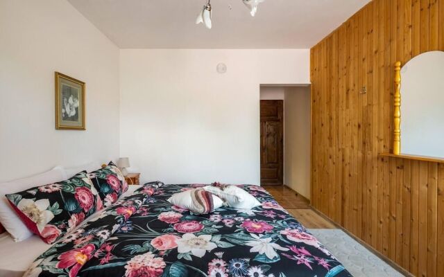 Lovely 5-bed Authentic House in the Arbanasi