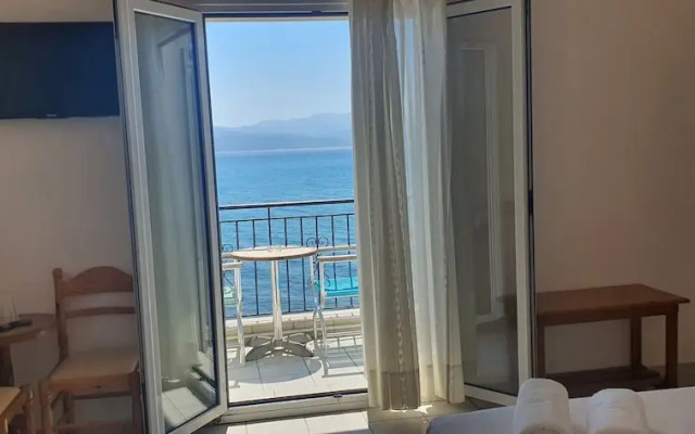 Artemis Hotel