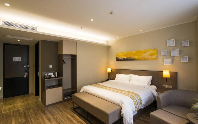 Home Inn Plus Shanghai Chifeng Road Metro Station
