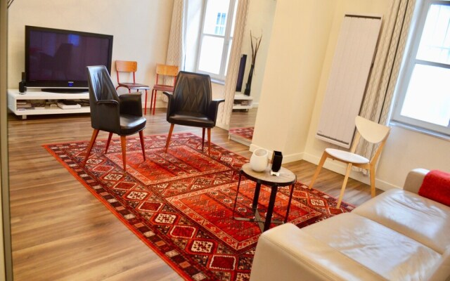 1 Bedroom Flat In Central Marais