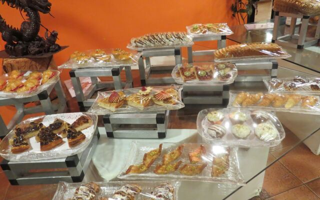 Africana Hotel & Spa