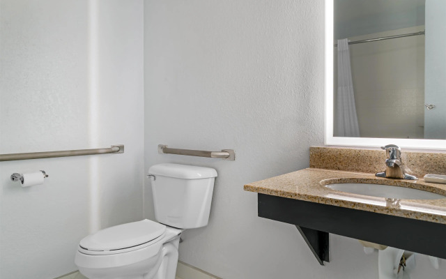 Best Western Lakewinds