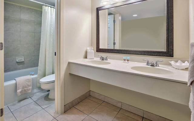 Henlopen Oceanfront Hotel