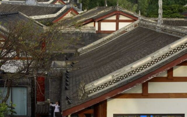 Tiandi Renhe Luochenghui Hotel