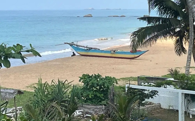 Beach Villa Yang Near Hikkaduwa, With Pool and Cook - Semi-detached House