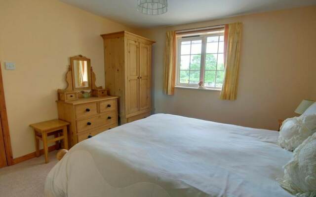 Pleasant holiday home in South Molton with Garden