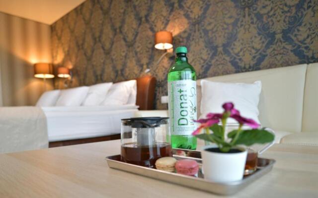 Ti Hotel