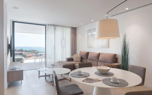 Infinity 1-2 LUXE PARTIAL SEA VIEW 2B