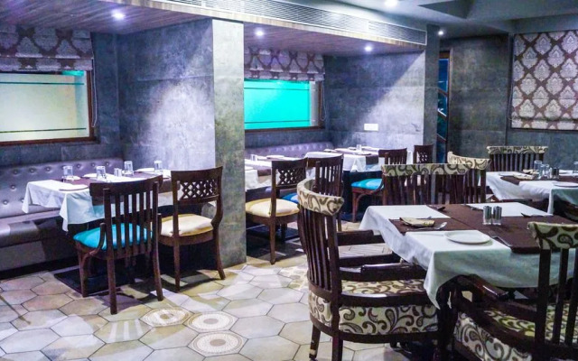 OYO 13468 Hotel Jai Malhar Residency