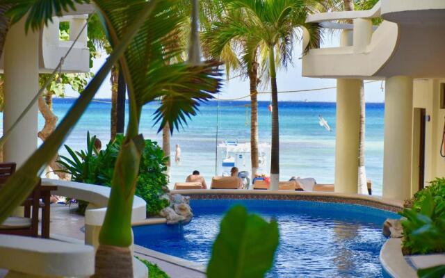 Playa Palms Beach Hotel