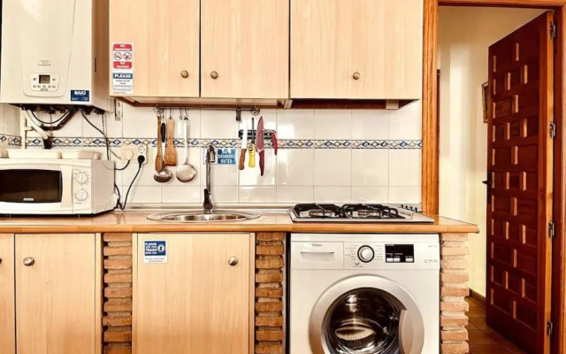 Charming, spacious Albayzin apartment