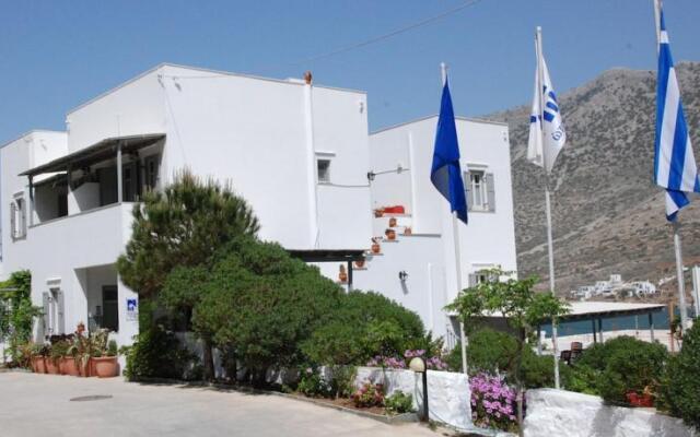 Myrto Hotel & Bungalows