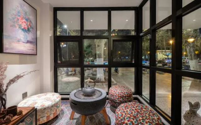 Huaxi Hongta Avenue Nguyen Park Branch