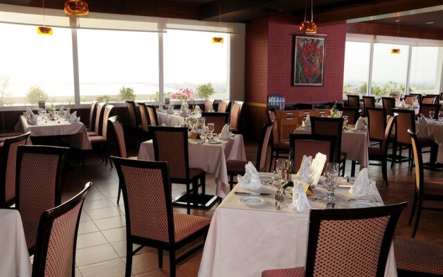 Al Diar Capital Hotel