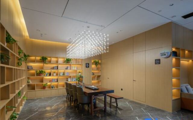 Yaguo Exquisite Hotel (Zhou Lipstick Xingmei Kailong Branch)