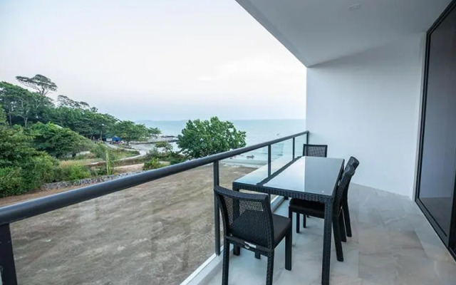 Beachfront Condo Escape 243