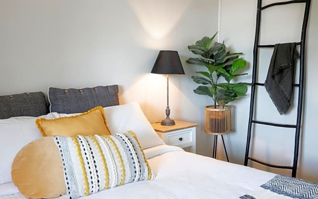 Robertson Public House