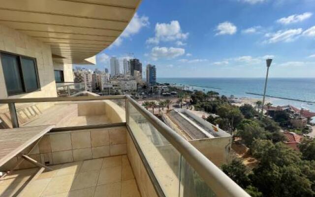 Netanya Dreams Luxury Apt.W02