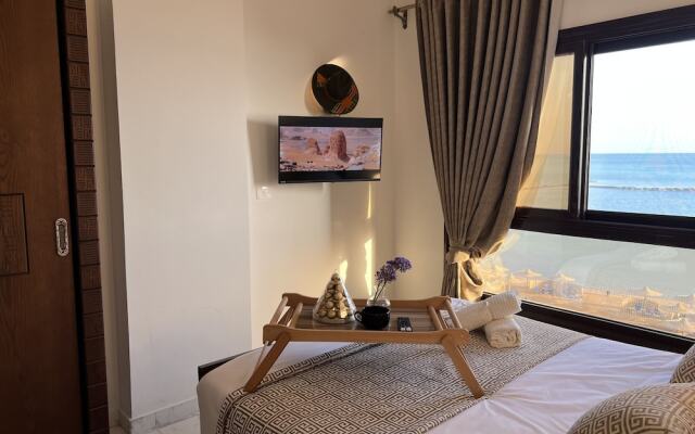 Luxury Front Sea View Apartment in Hurghada
