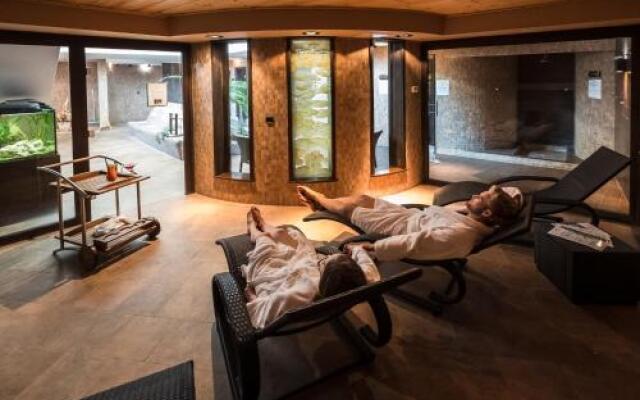 Silver Studio Apartment