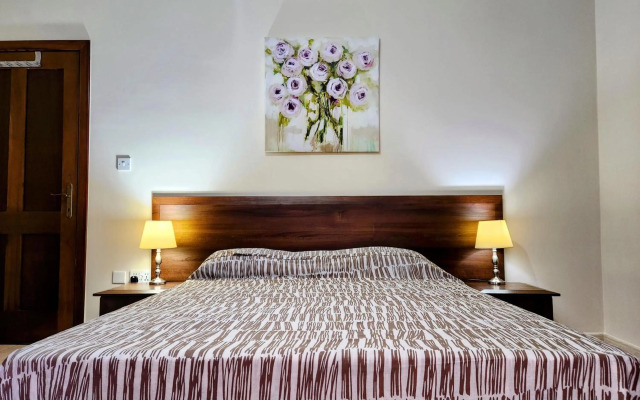 Seafront Apartment - Wifi - Sleeps 5 - Fl2