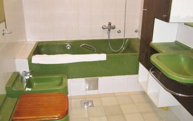 Sea View Apartment Serene, Sleeps 7