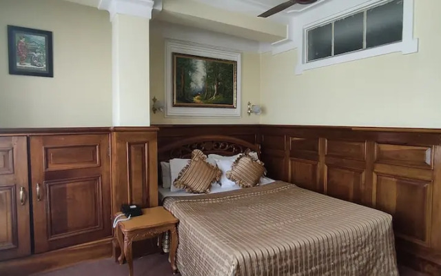 The New Castle Hotel