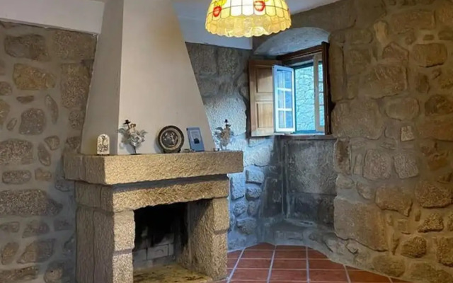 2Br Serra da Estrela Escape-cheese & Wine, Parking