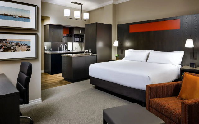 One King West Hotel & Residence