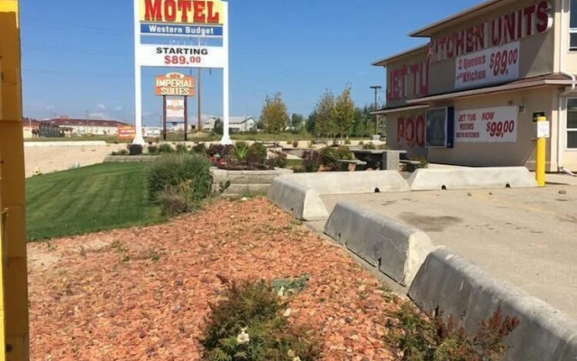 Western Budget Motel Whitecourt 3