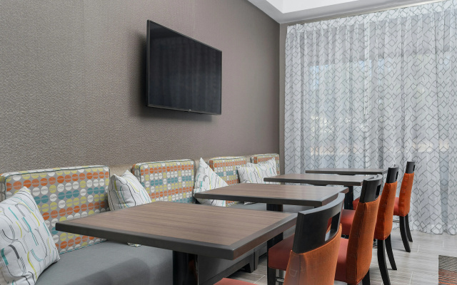 Hampton Inn by Hilton Springfield