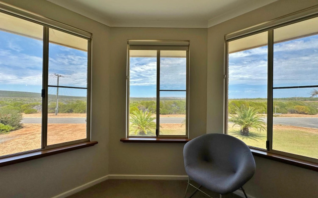 Blue Holes Getaway - Kalbarri WA – Balcony – Kalbarri