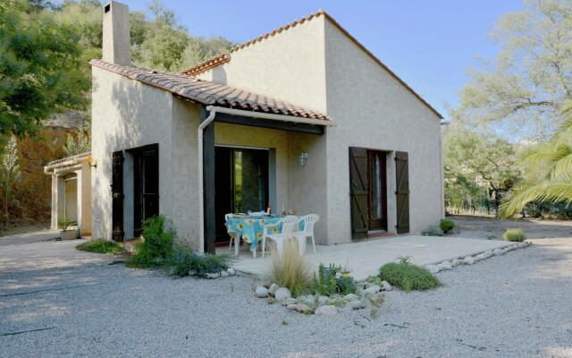 Spacious Holiday Home near River in Le Boulou