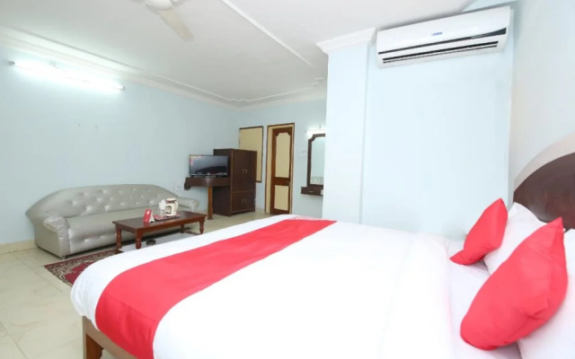 Raja By OYO Rooms