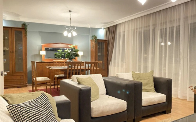 Missafir Sleek Flat in Nisantasi With Terrace