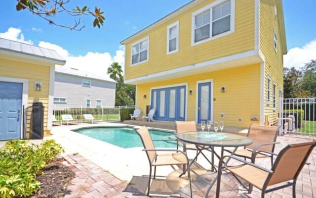 Reunion Retreat 3 Bedroom Home by RedAwning