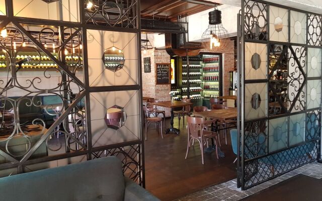 Nice Room Hotel Wine Brasserie