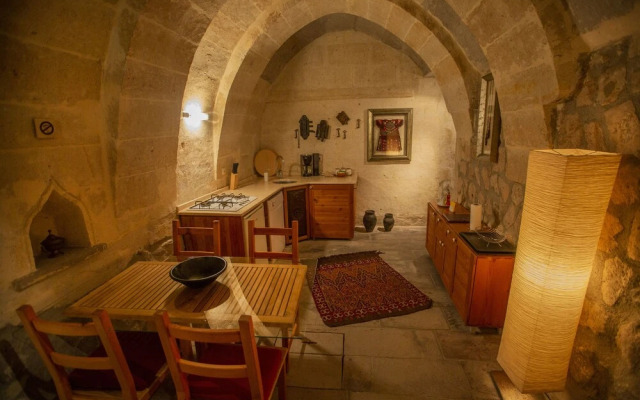 Asmali Cave House