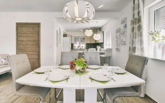 Holiday house Vedrana, Jadreški