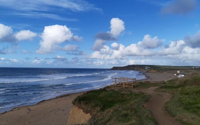 Chalet 18 Widemouth Bay Holiday Village